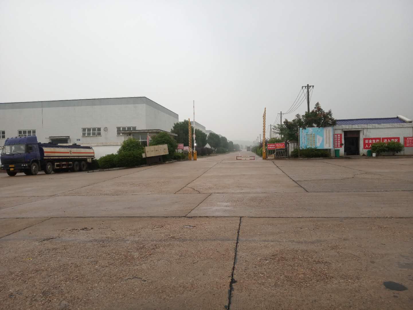 湖南鑫都化工有限公司,長(zhǎng)沙石油化工溶劑銷售,機(jī)械油類銷售,膠類銷售,助焊劑銷售
